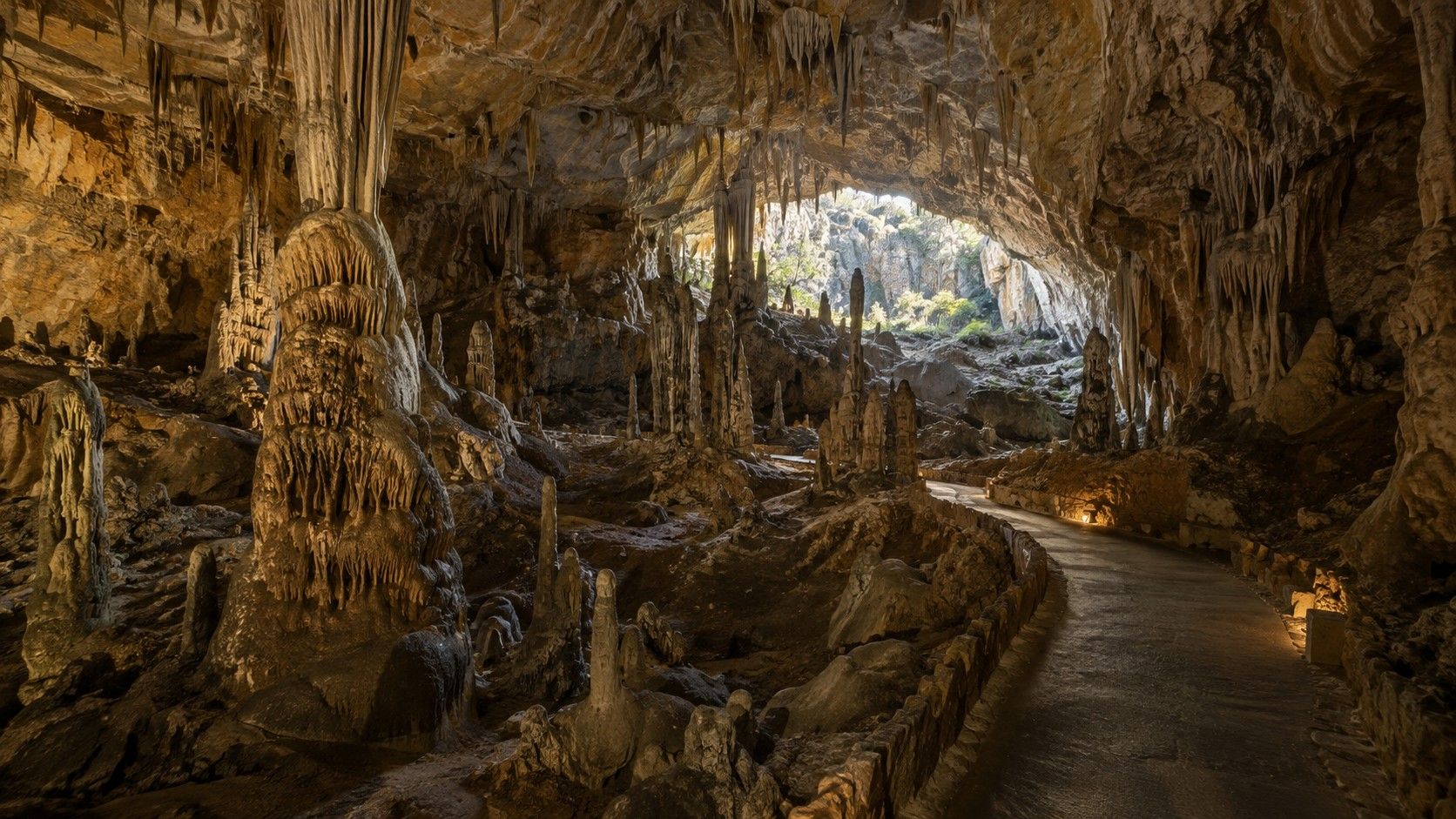 Formaciones de roca en una cueva de Mallorca